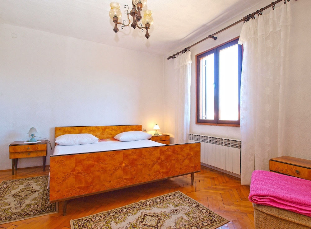 Apartment 939 view 2