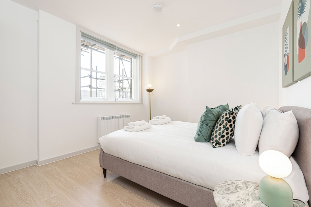 JOIVY Stylish 1 bed flats in Soho