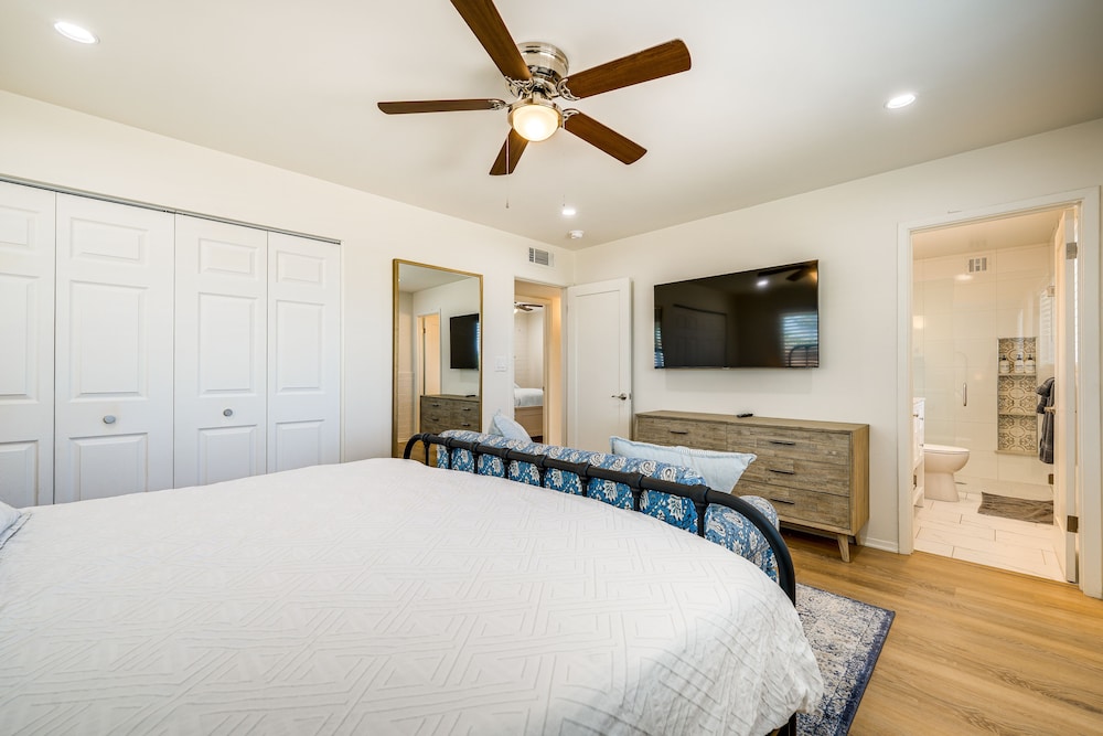 Sunny Arizona Retreat w/ Pool Table, Grill Patio - Property Image 3