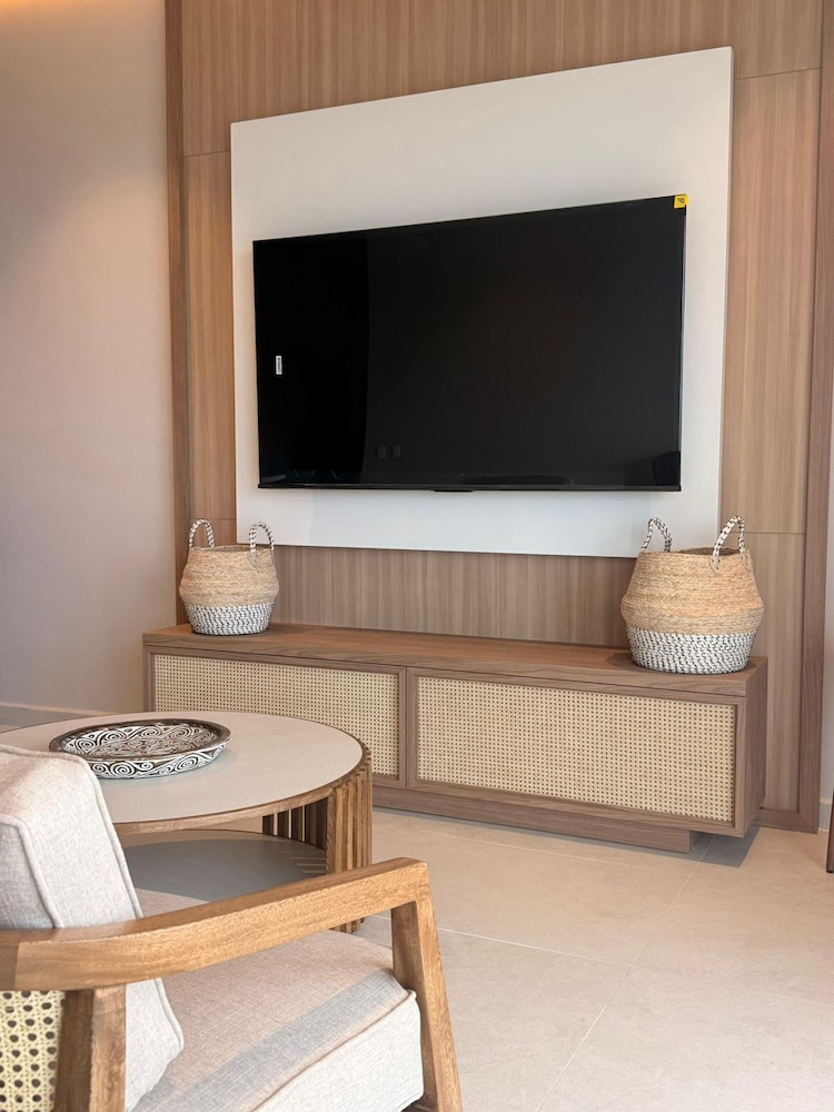 Apartamento Adalmar 804 con vista al mar