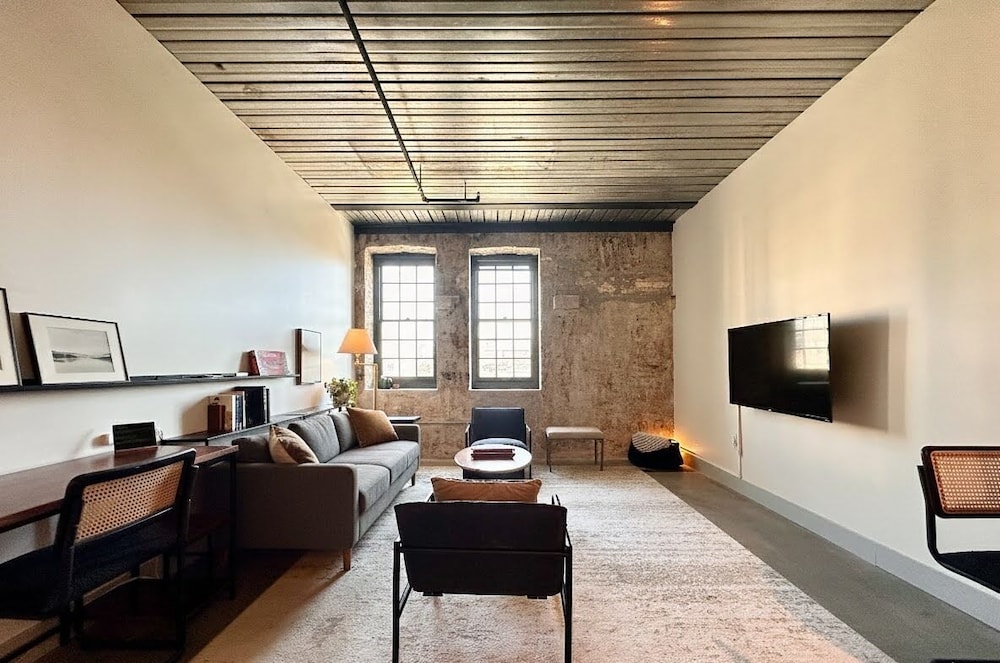 Brewery District Apartment Near Fiserv with Rooftop, Gym, and Parking