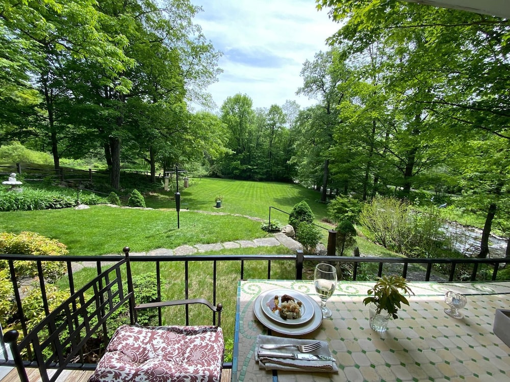 Green River Bridge Inn