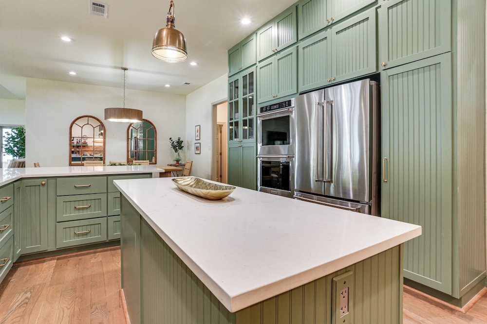 Family Friendly! Lakefront Escape in Pottsboro