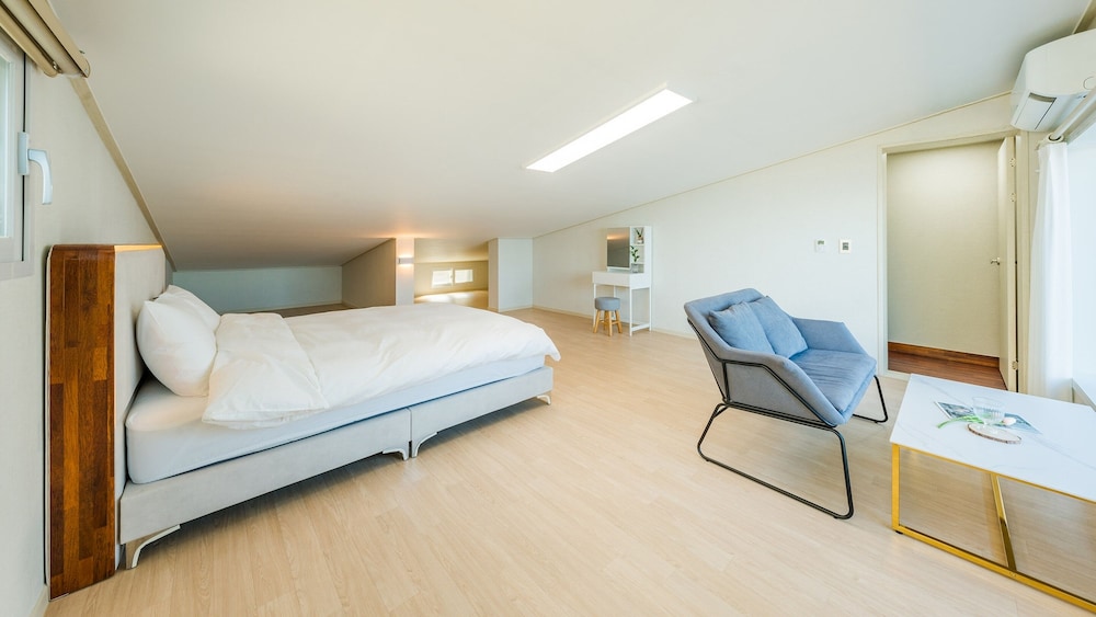 Geoje Daol Pool Villa Pension