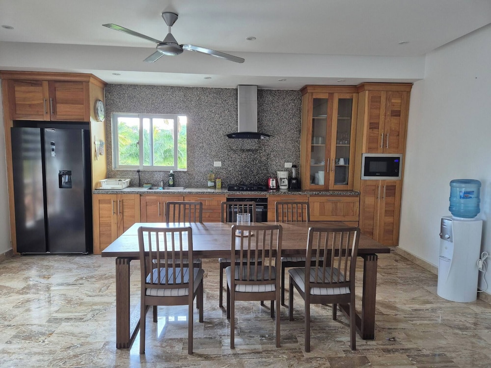 Large 3-bedroom Apartment