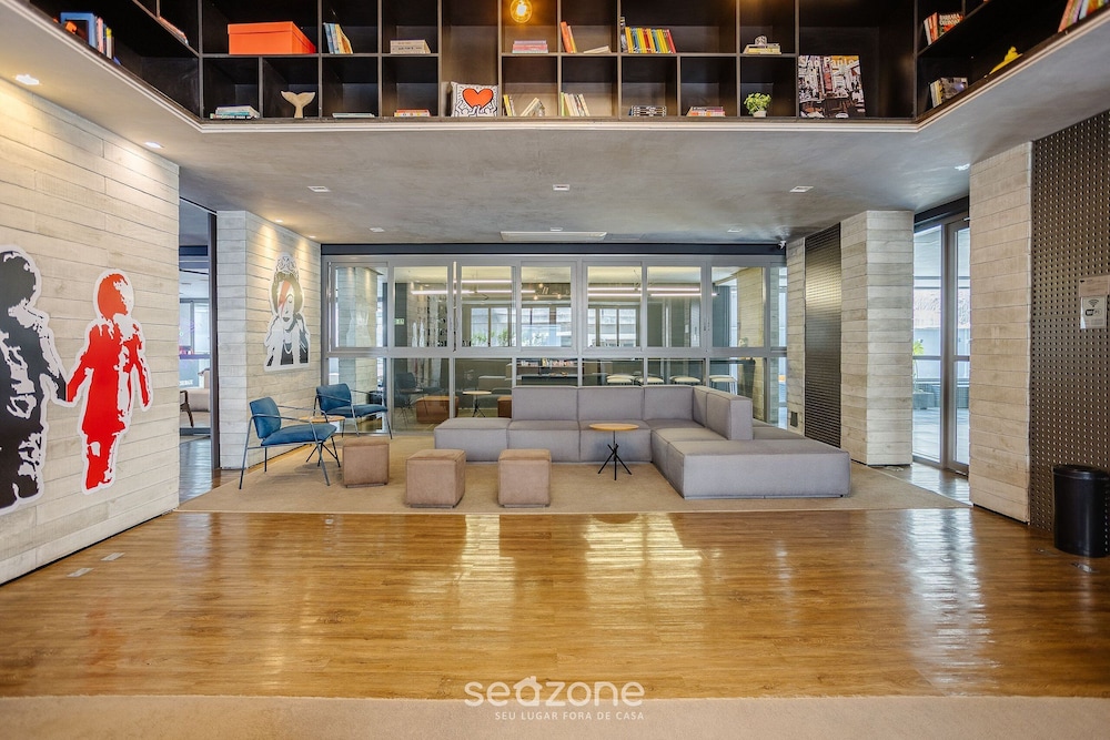 Studio w/ pool near subway FRE2112