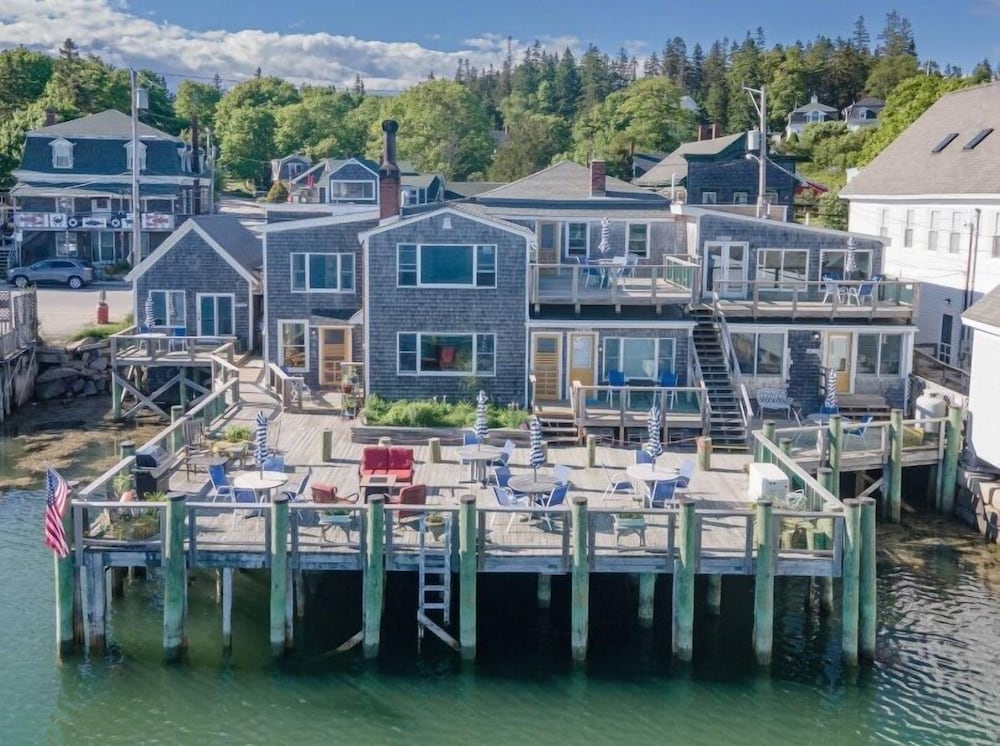Inn on the Harbor