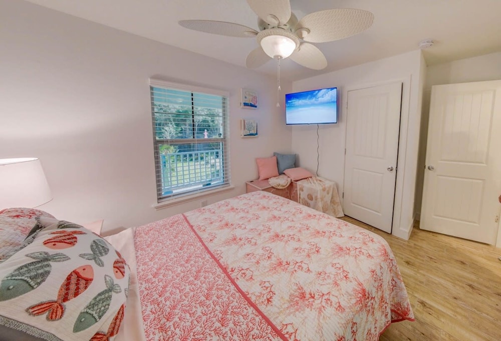 Beach Home w Heated Pool Free Golf Cart