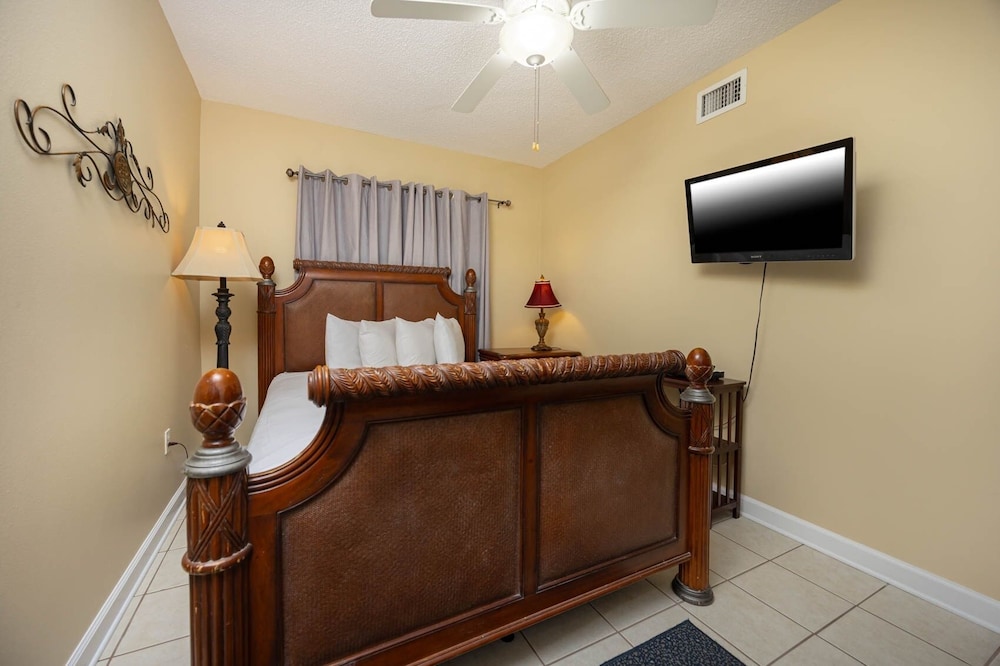 Phoenix X 1204 3 Bedroom Condo