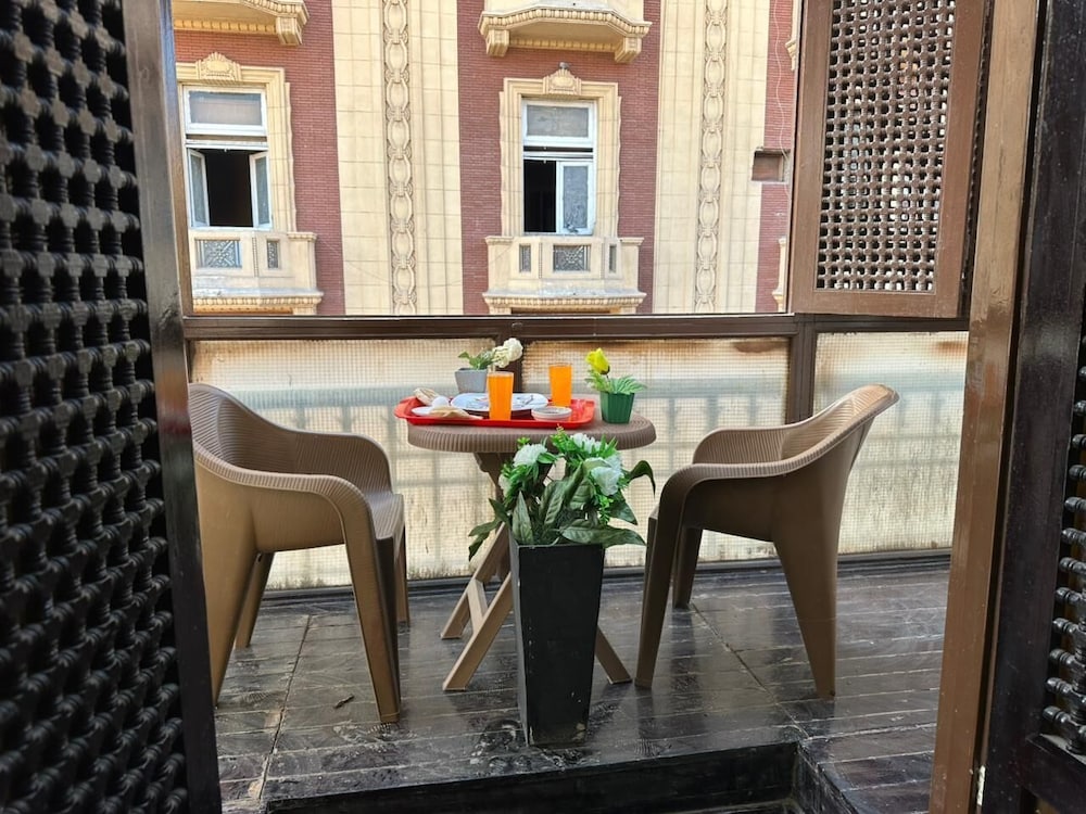Downtown Kings Hotel
