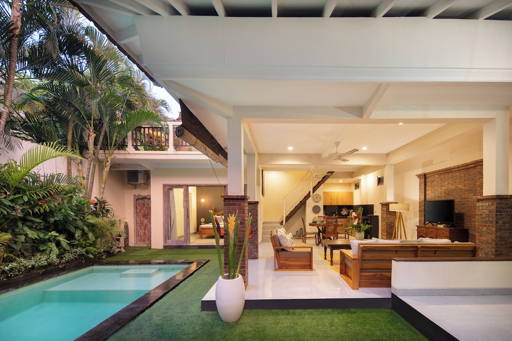 Red Lotus Villa Seminyak