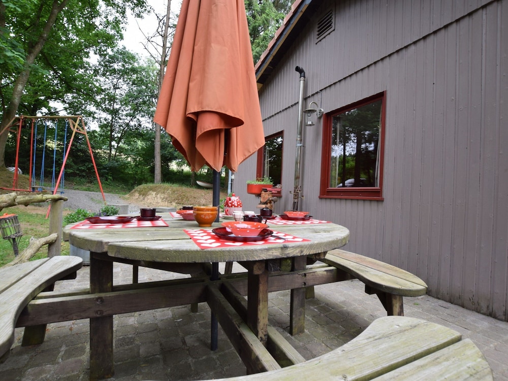 Chalet & Gypsy Caravan in Green & Peaceful Environment near Houffalize