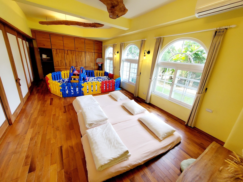 Bonjour Bebe Hostel