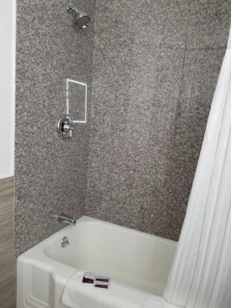 Lone Star Inn by FairBridge - Property Image 9