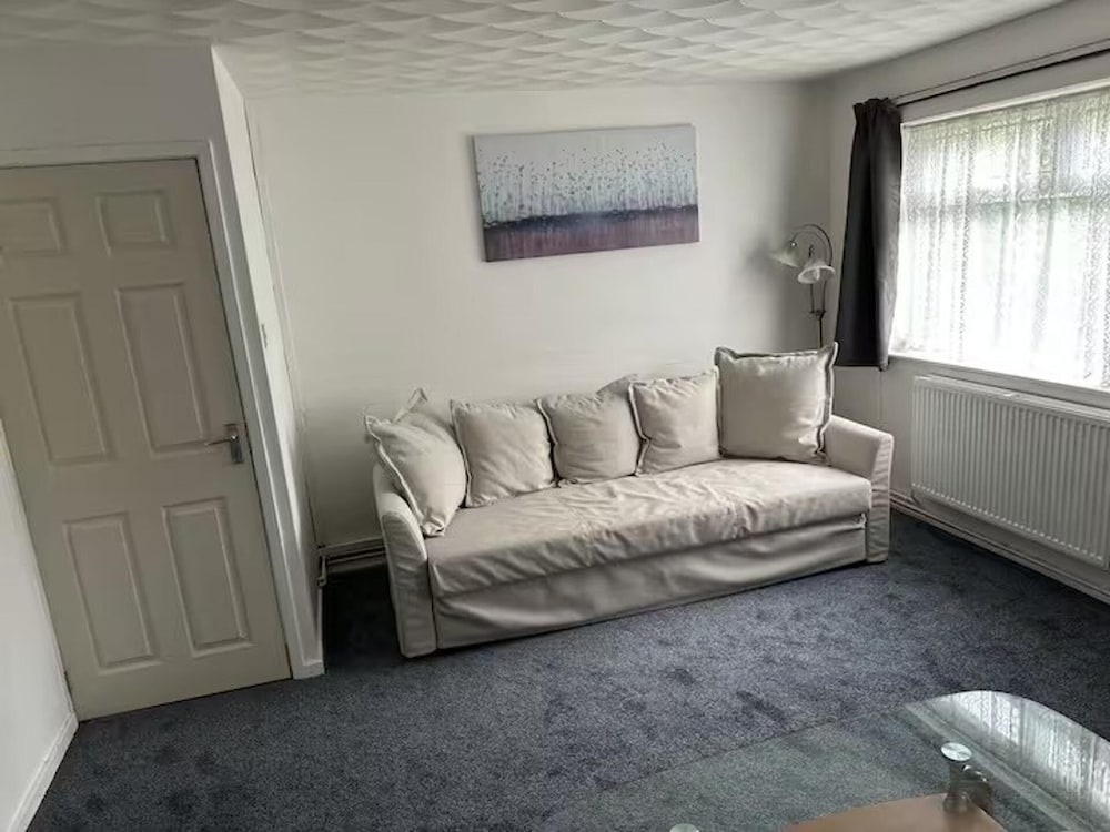 3-bed City Retreat - Sleeps 7, Garden & Parking