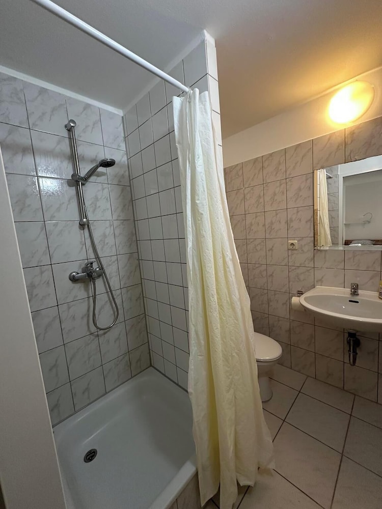 2-Rent Group Hostel Apartments HAN53