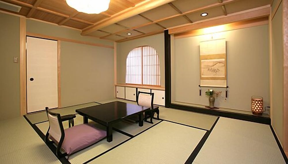 Kyoto Arashiyama Onsen Ryokan Hanaikada