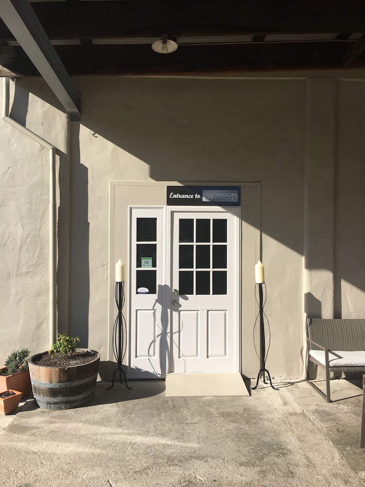 Hotel The Workshops Clyde Accommodation - Image 1