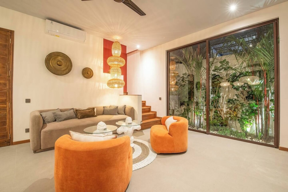 Modern 3BR Villa Enclosed Living