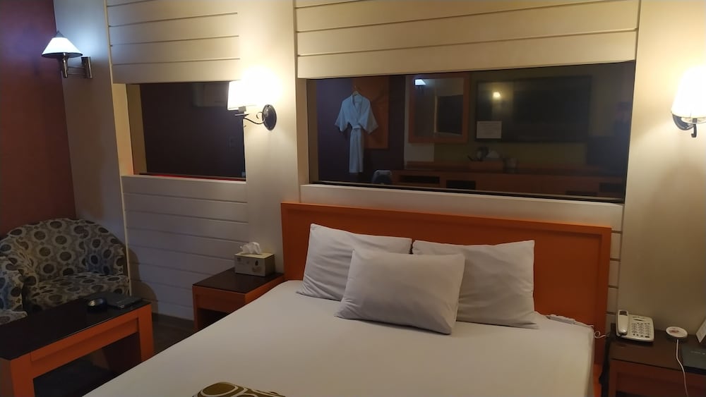 SKY Hotel