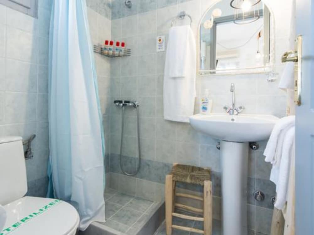 Evi Rooms