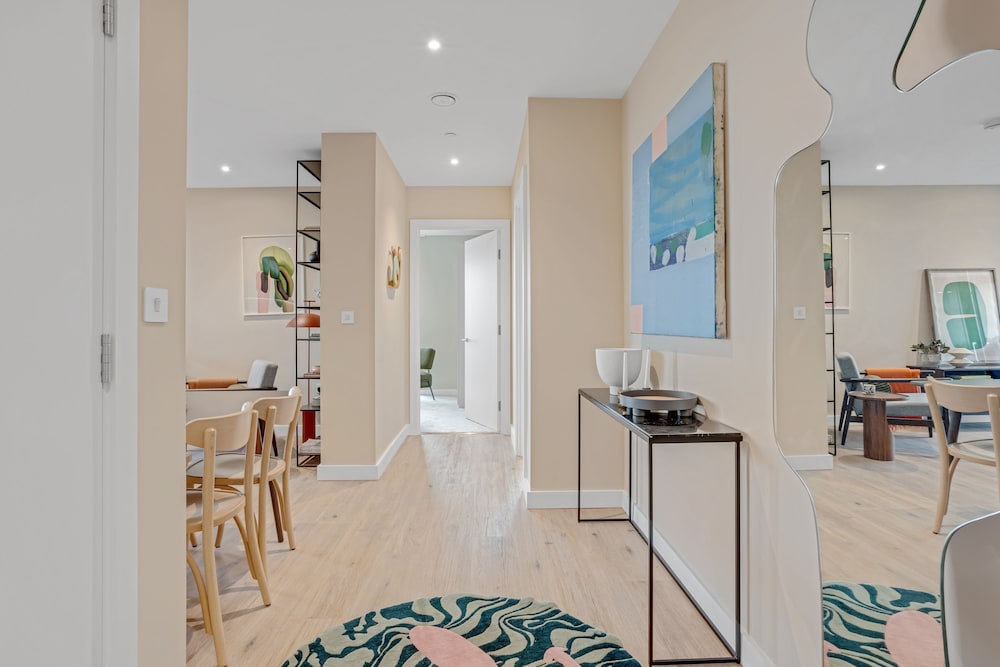 Stunning Two-bedroom Apartment With a Balcony