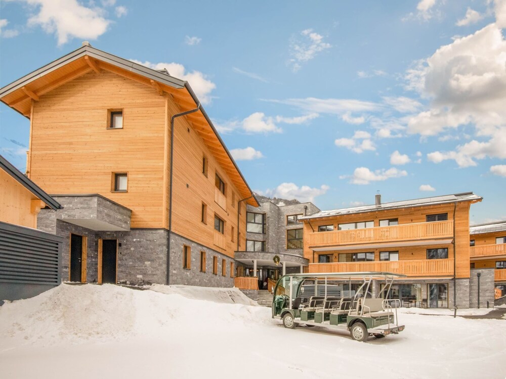 Golden Lodges Rauris Resort With ski Storage