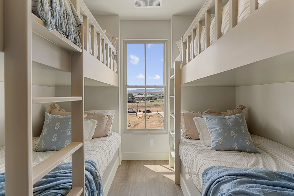 Chateau Bleu 4 Bedroom Townhouse