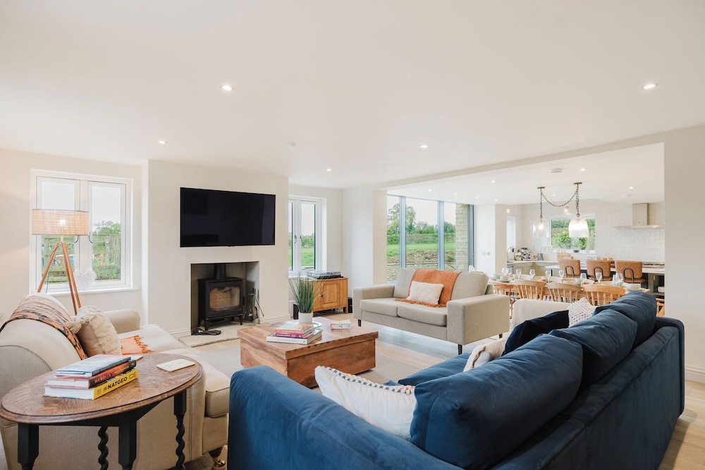 Mulberry Cottage 5BD in Wiltshire