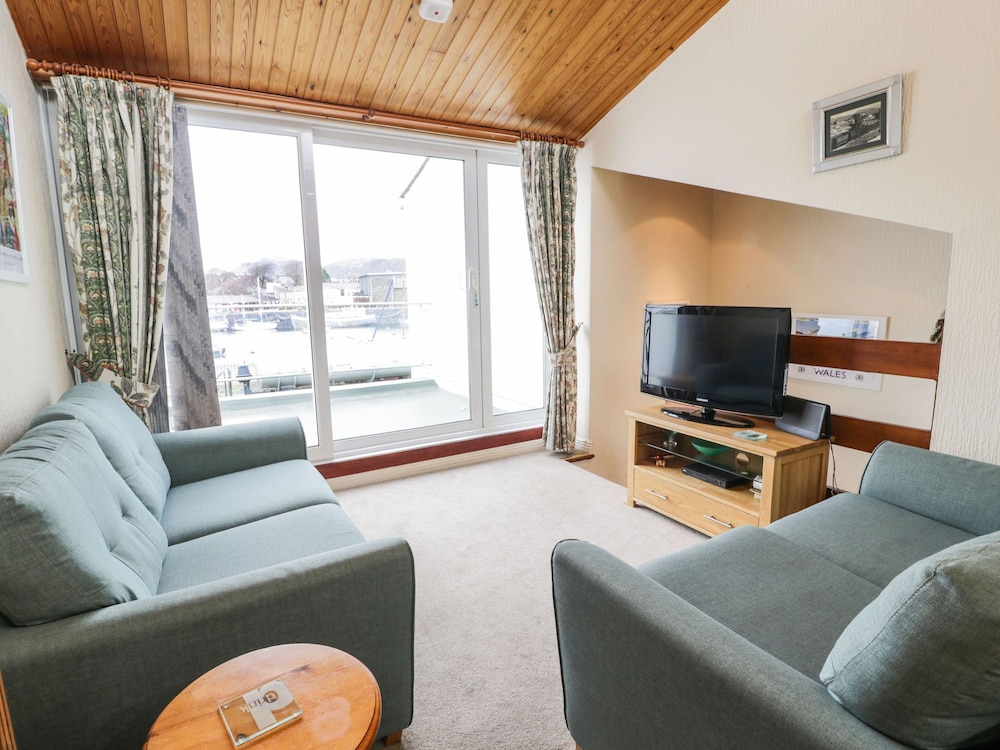 1 South Snowdon Wharf