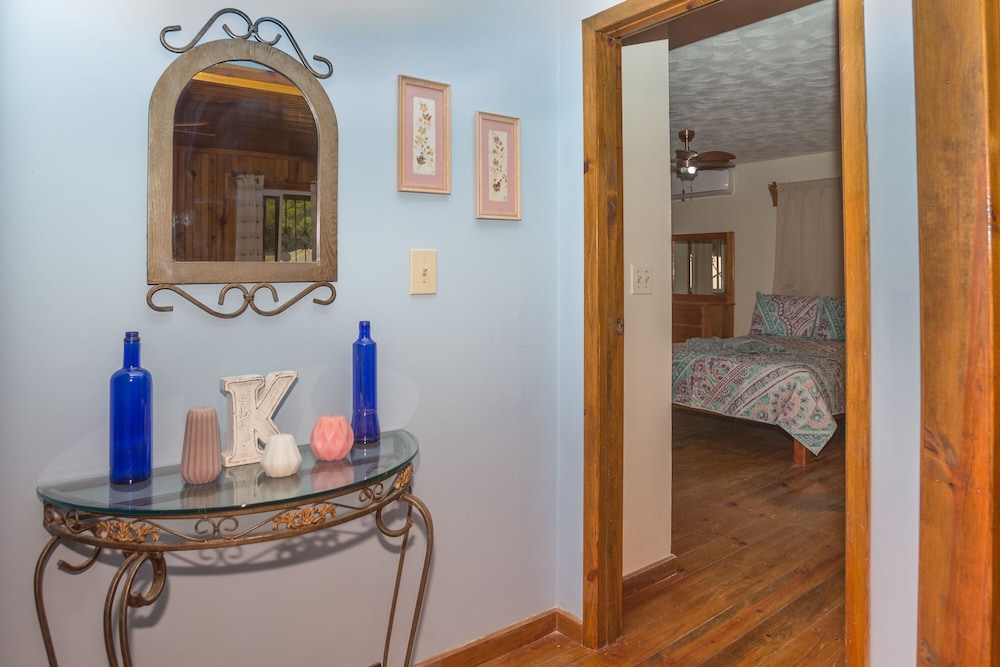 Roatan Ocean View- 2nd Floor 2 Bedroom Apts by RedAwning view 3