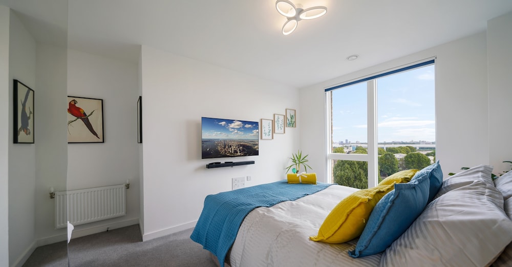 Skyline View 1 Bed Apartment Sleeps 2 - Balcony