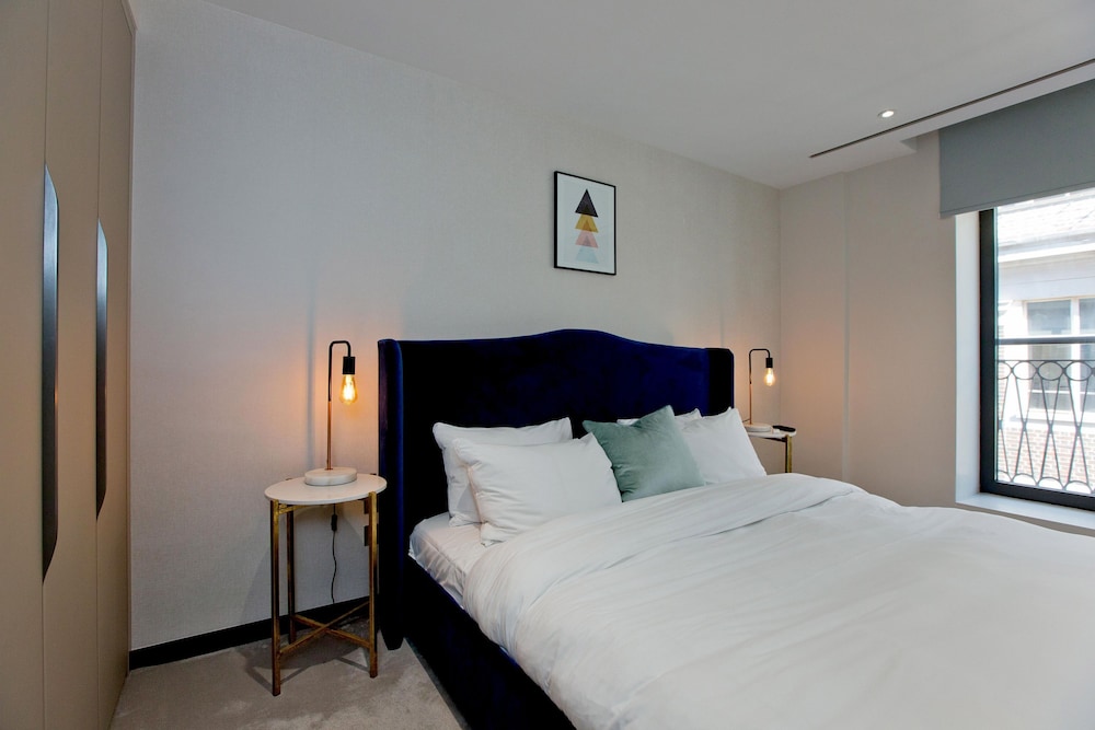 2-bed Superior Apt 415