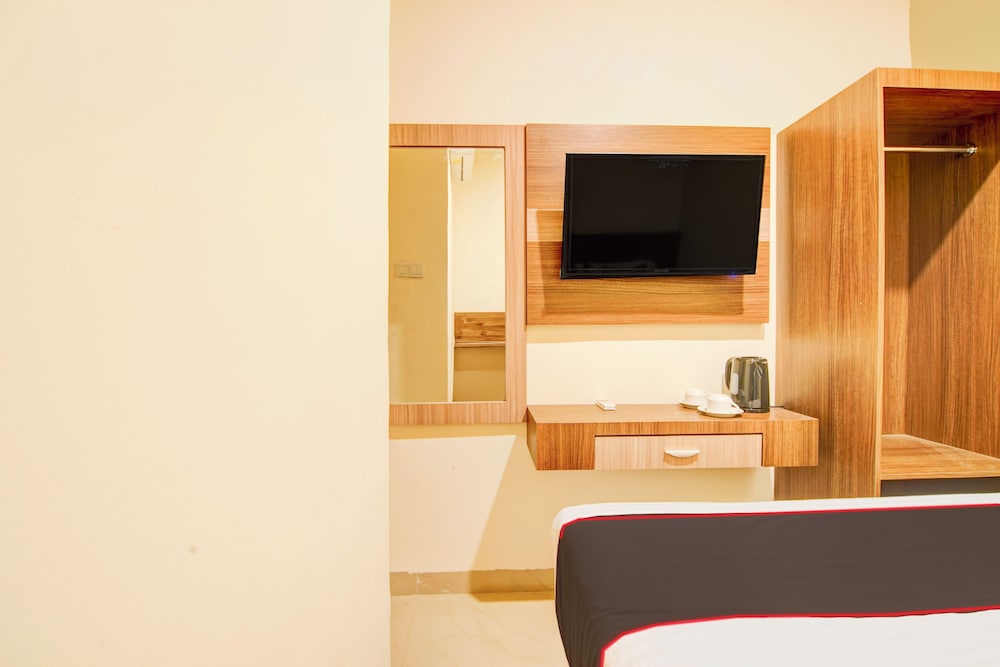 Capital O Pusat Kota Pekanbaru Near Mall Living World Formerly Radja Homestay