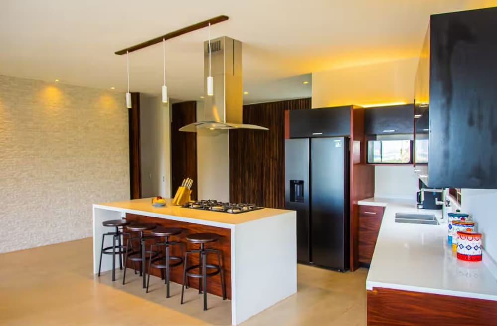 Luxury 4BR Villa with Pool