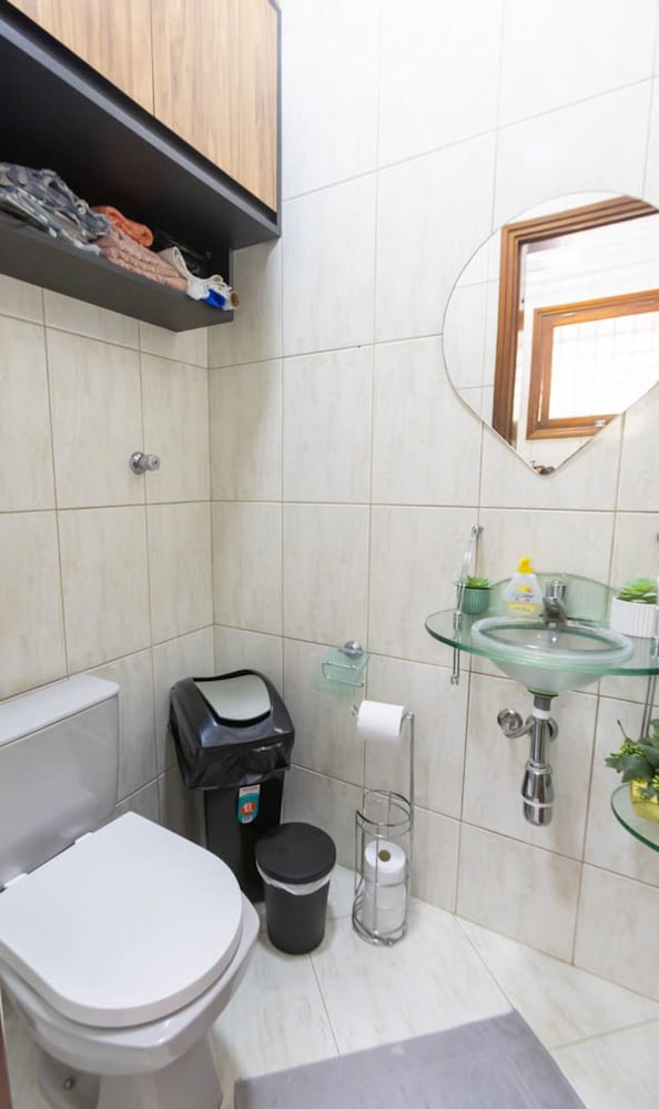 Casa em Condom nio com Piscina Wi-fi e Garagem