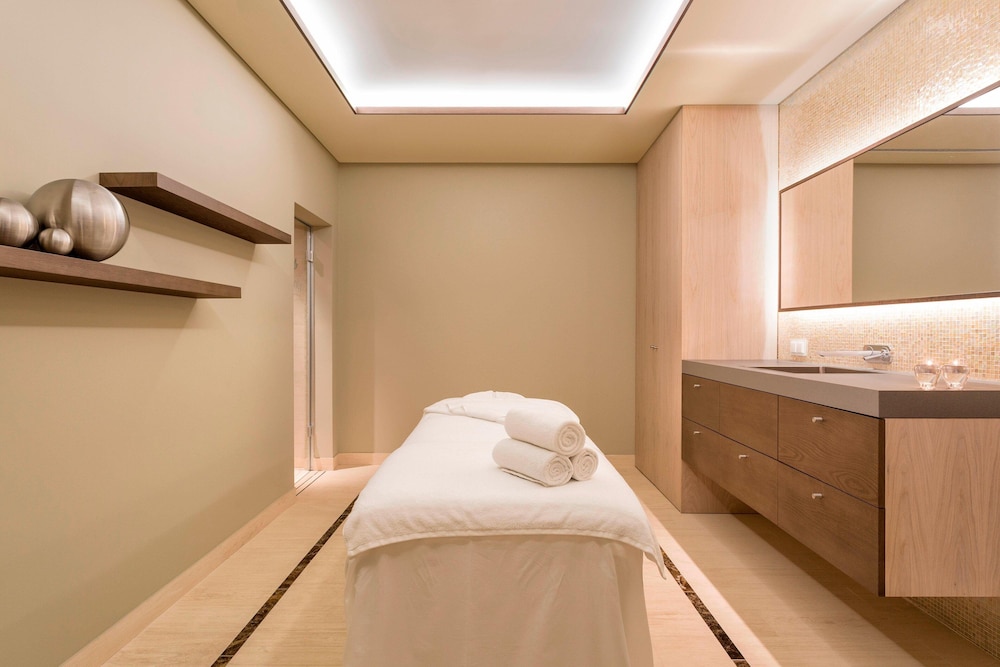 Pine Cliffs Ocean Suites, a Luxury Collection Resort & Spa