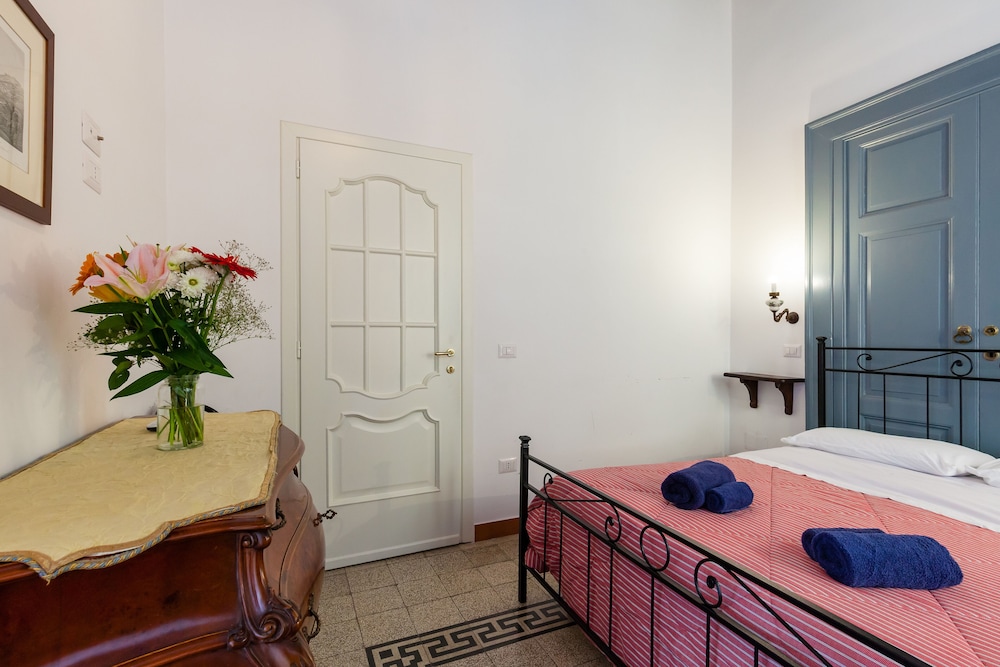 Don Pedro Rooms Vicerè di Toledo in the city center