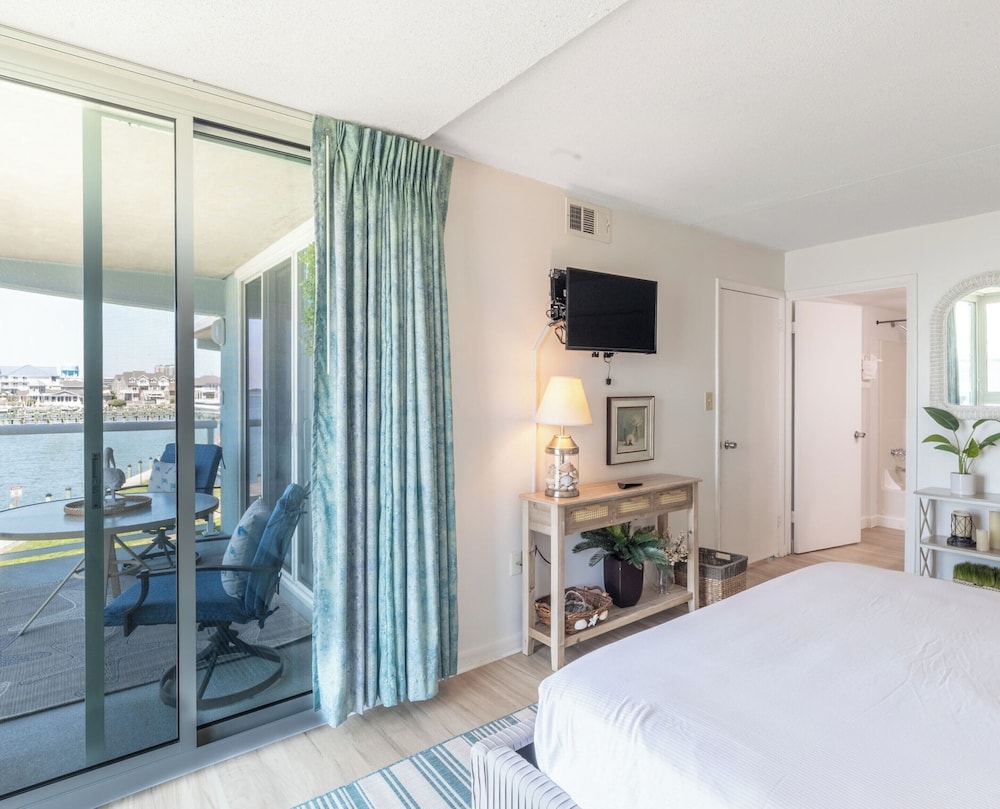 Bay Club Resort by Coolvacay