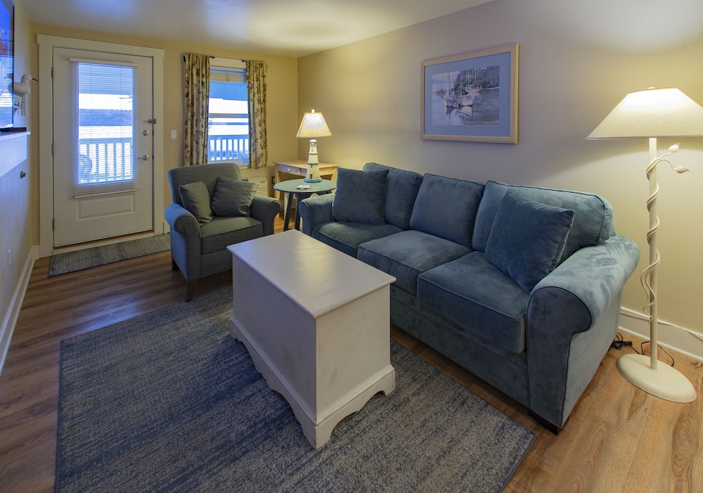 Edgewater Resort