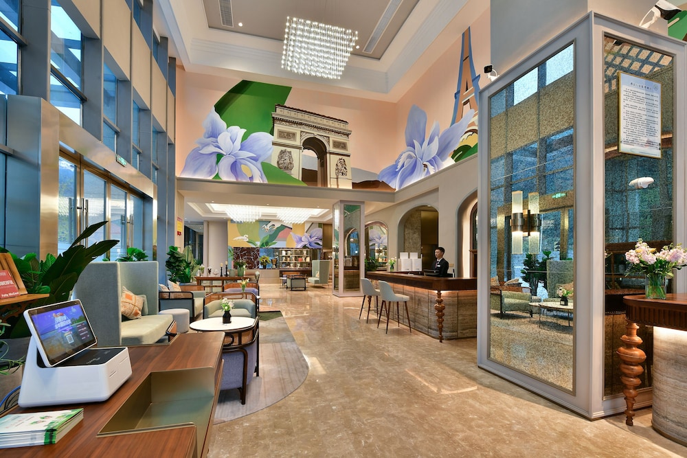 Mercure Yibin Port view 2