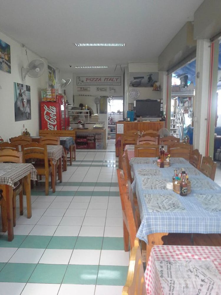 Pizza Italy Restaurant & Guesthouse