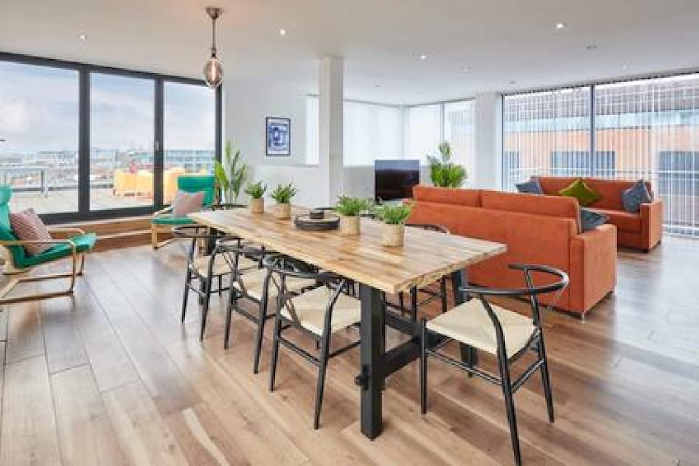 Host Stay The Knight Street Penthouse I