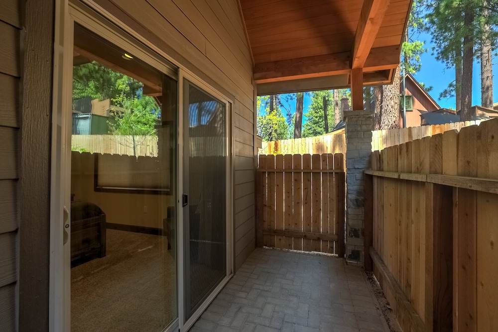 Tahoe Woods Villa - Walk to Beach and Gondola/ Heavenly Ski view 4