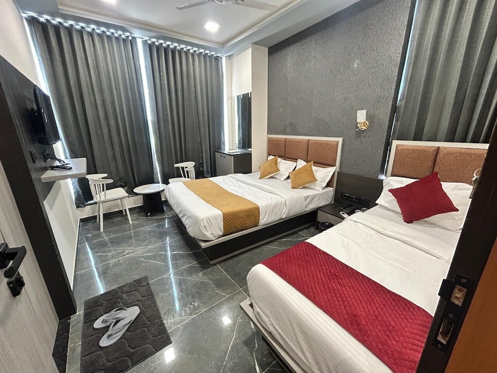 HOTEL SAWARIYA