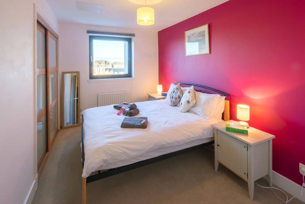 Hopetoun Street Apartment view 3