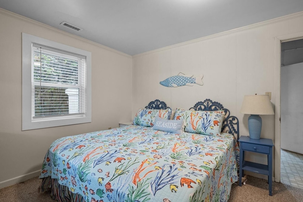Bryant Cottage 6 Bedroom Home