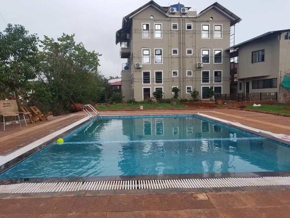 OYO 11898 Hotel Vhyomaan