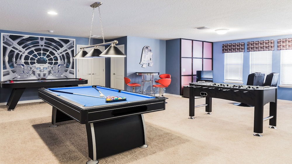 Exclusive Windsor Home Near Theme Parks