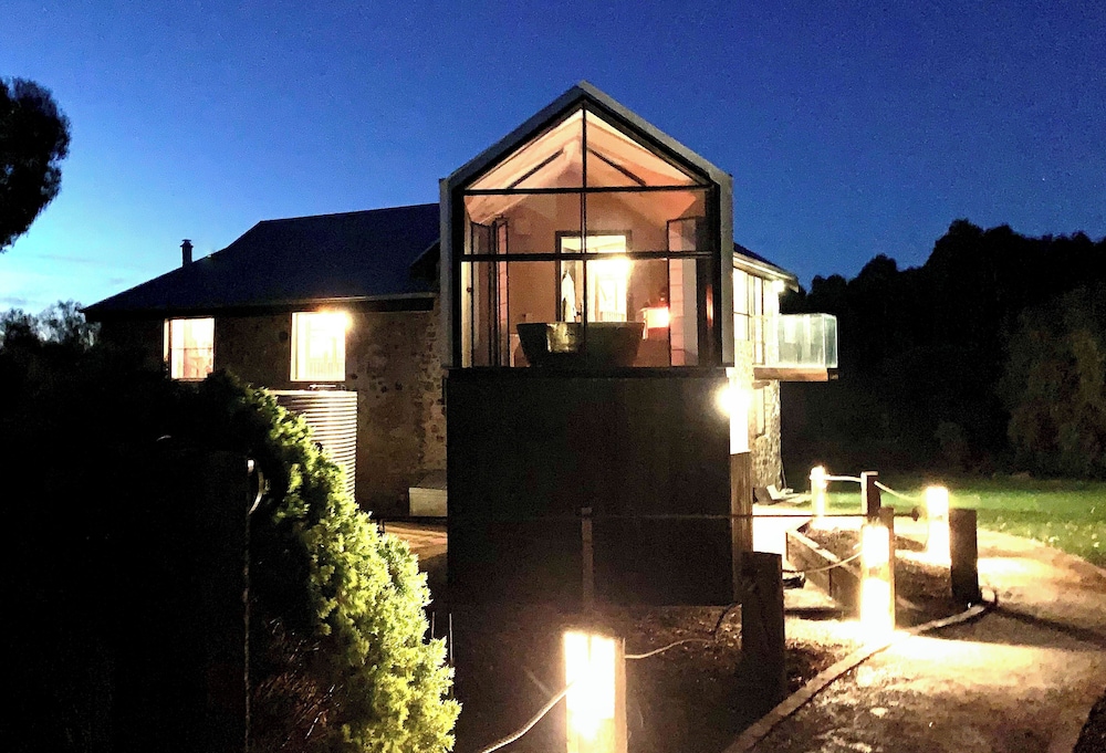 Old Chaff Mill Retreat - - luxury vineyard accommodation